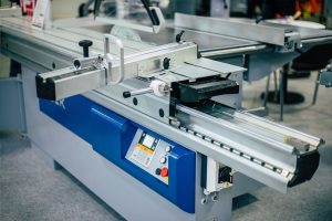 СТАНКИ ДЛЯ ДЕРЕВООБРАБОТКИ